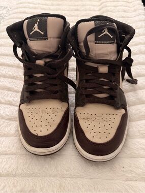 Nike Men's High-Top Sneakers in Brown and Cream